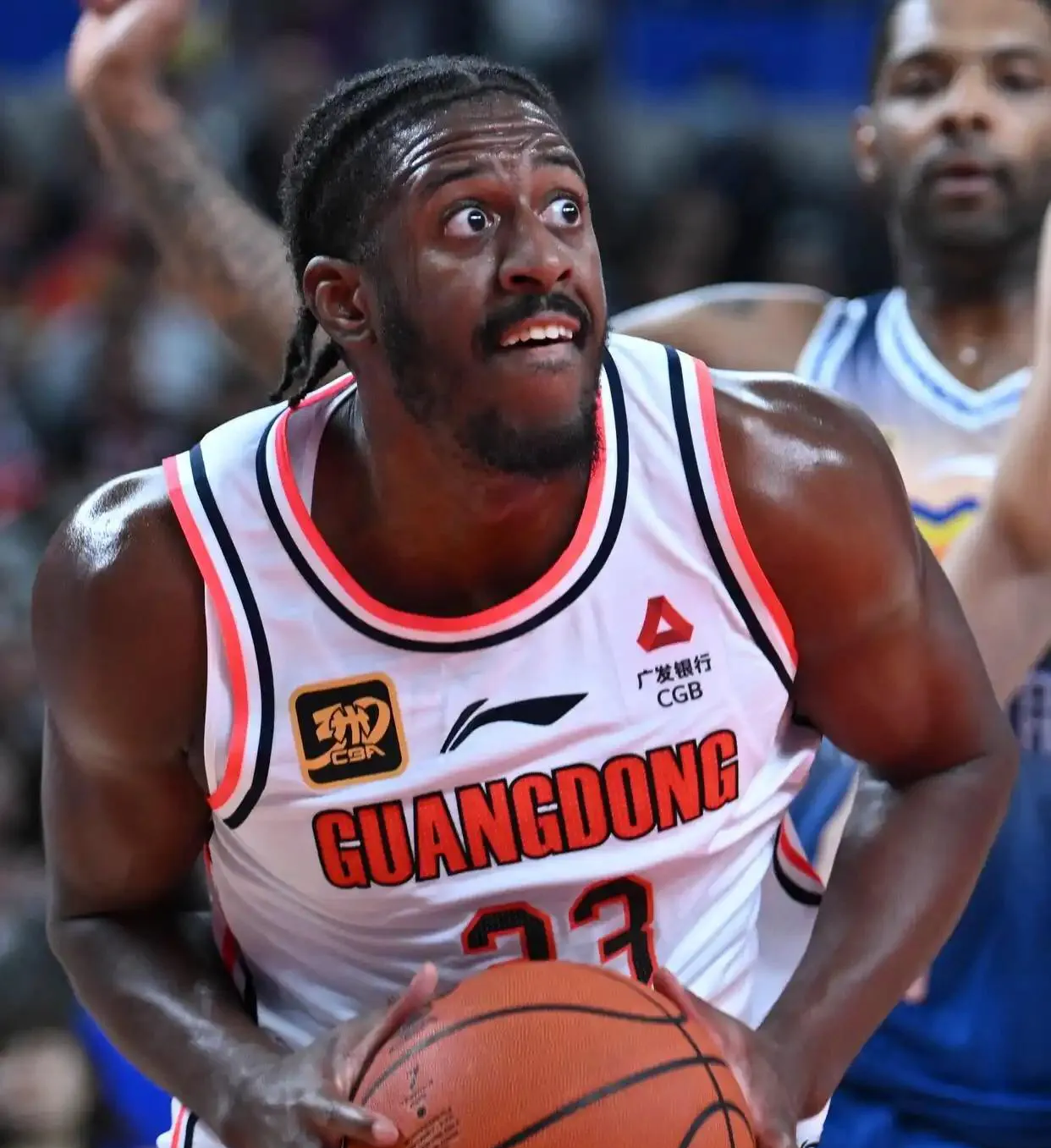 广东宏远止住颓势备战CBA常规赛拜仁慕尼黑外线爆发备战欧冠，犹他爵士围绕德国杯遗憾出局看傻球迷的简单介绍