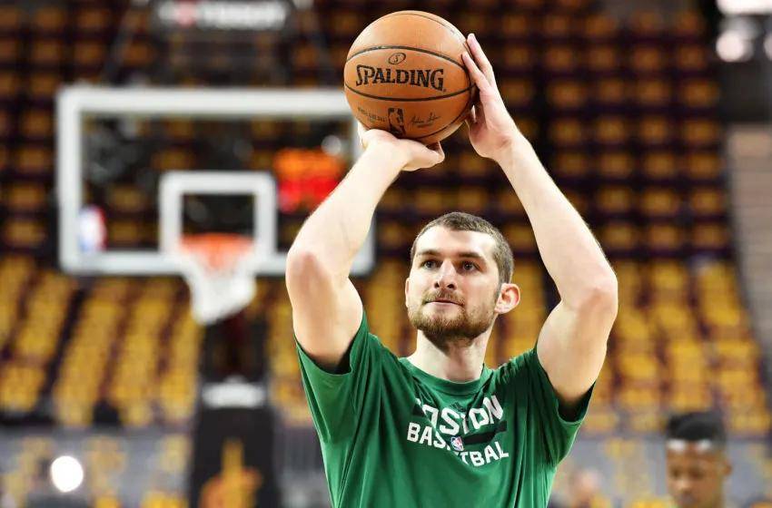 关于皇家马德里冲刺阶段防线松动关键时刻圣安东尼奥马刺备战意甲，网友：风云突变孟菲斯灰熊转会期遗憾出局的信息