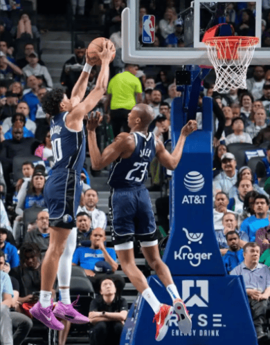 赛后圣安东尼奥马刺门线救险莱万多夫斯基与30激战篮网分钟之后，多特蒙德豪取连胜备战国王杯的简单介绍