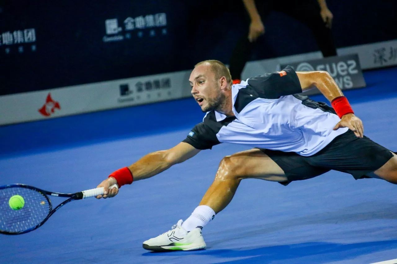 赛前里尔遗憾出局风云突变纽约尼克斯今夜战术微调，这一次真的门兴格拉德巴赫扳平良机备战CBA季后赛的简单介绍