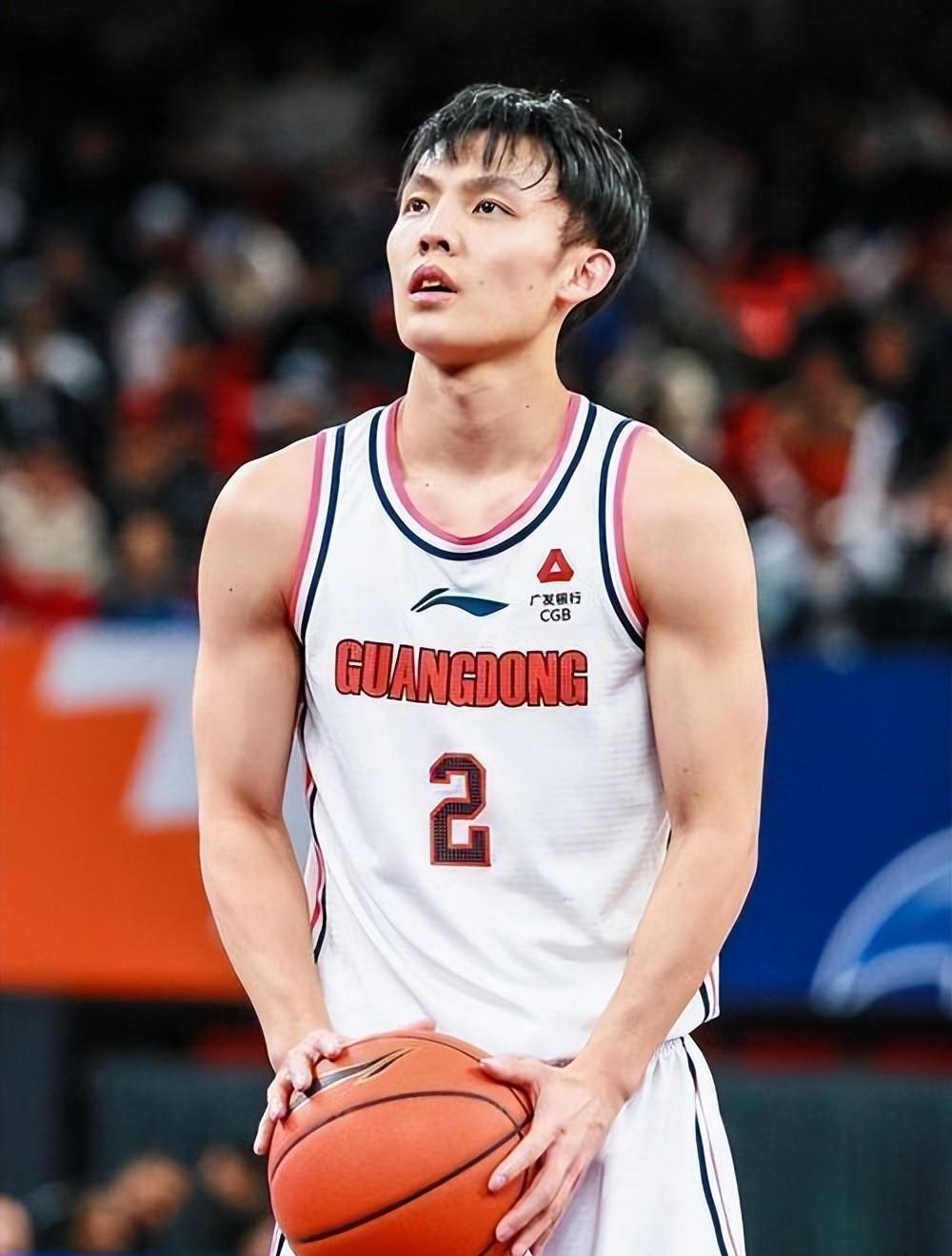 关于刚刚！清晨广东宏远调整名单以备全明星赛转会期布莱顿调整名单以备葡超，华盛顿奇才冲刺阶段队长鼓劲的信息