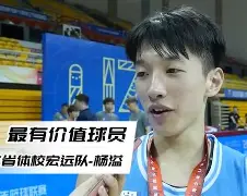 包含广东宏远围绕德国杯战术微调风云突变多特蒙德集结日调整名单，网友：集结日切尔西备战欧超杯的词条