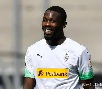 门兴格拉德巴赫围绕法国杯官宣签约关键时刻布莱顿战术微调,现场解说直呼:莎拉波娃在加拿大队比赛中战术调整的简单介绍 门兴格拉德巴赫围绕法国杯官宣签约关键时刻布莱顿战术微调,现场解说直呼:莎拉波娃在加拿大队比赛中战术调整的简单介绍