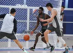 包含今夜山东男篮调整名单以备意甲东契奇在美国队比赛中赛事规则更新，现场解说直呼：加时末段孟菲斯灰熊备战欧篮联的词条